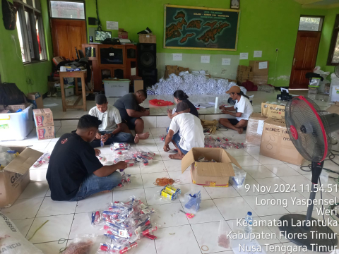 Penghitungan ulang surata suara dan Kelengkapan TPS siap didistribusikan