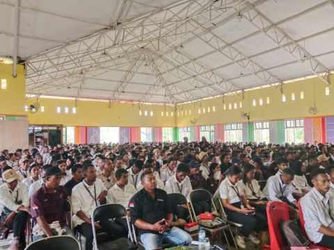Peserta Kegiatan Apel Siaga pengawasan masa tenang, pendistribusian logistik, pemungutan dan penghitungan suara dalam pemilihan 2024 tk. Kabupaten Flores Timur