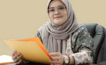 Lolly Suhenty, Anggota Bawaslu Republik Indonesia.